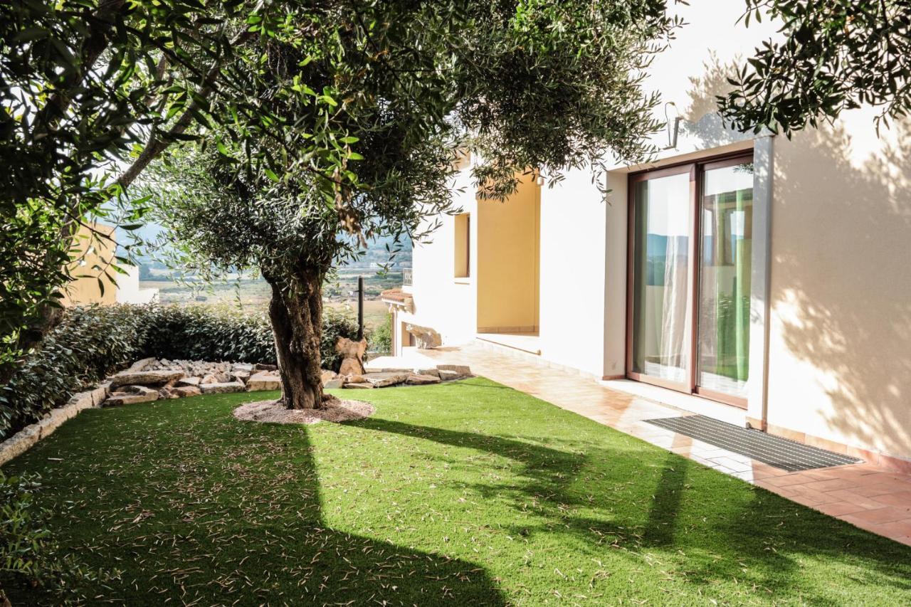 Rental Villa Bb Olbia Exterior photo